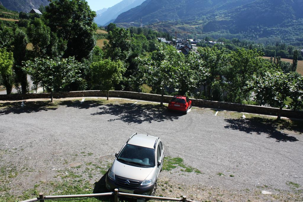 La Llardana Guest House Benasque Exterior photo