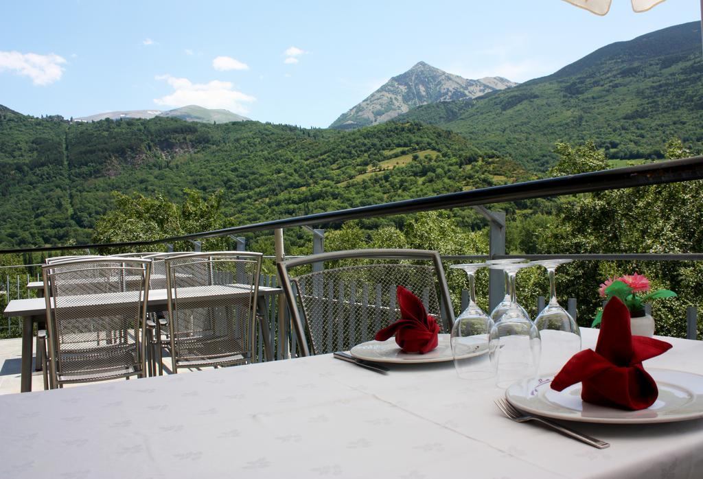 La Llardana Guest House Benasque Exterior photo